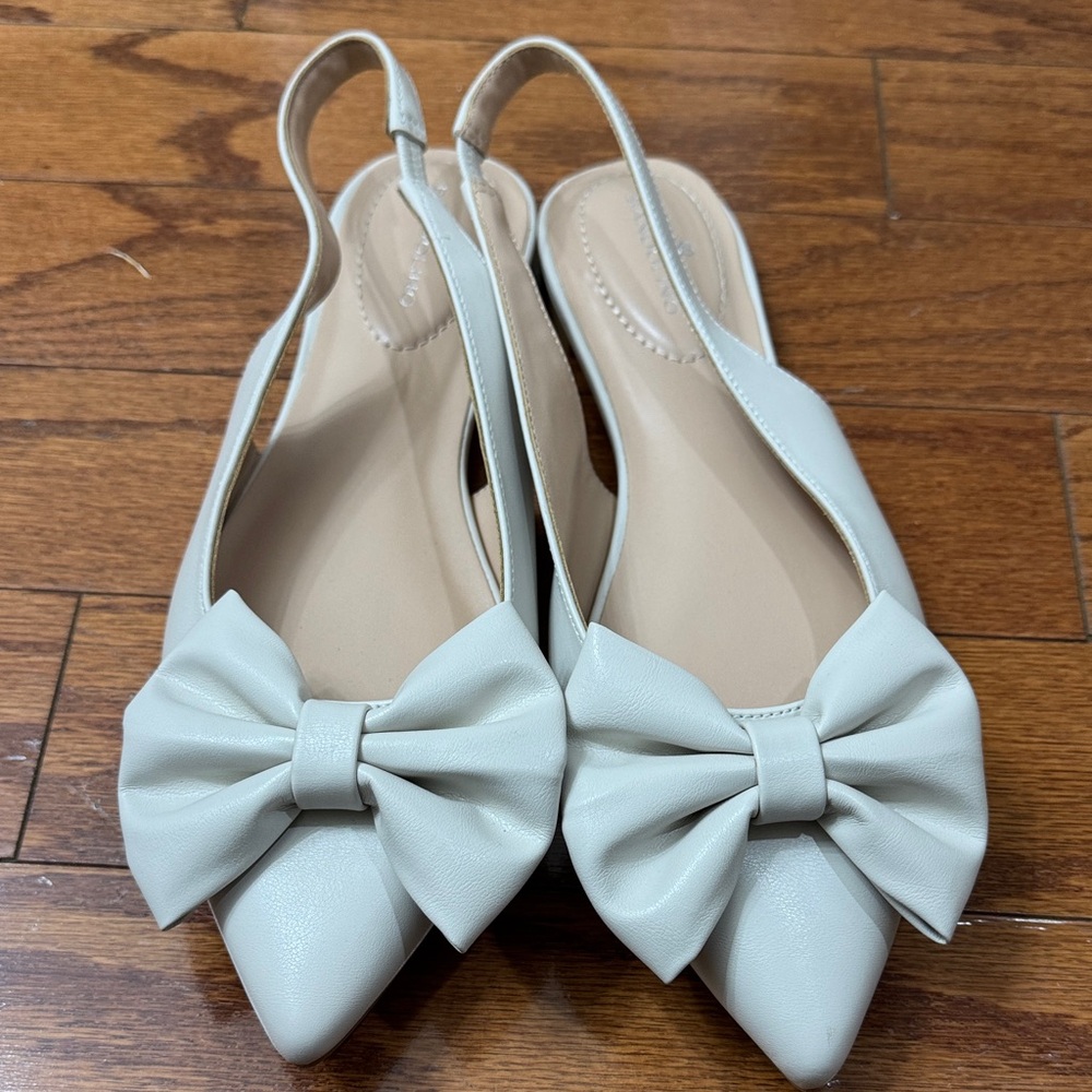 Bandolino Cream Bow Slingback Flats